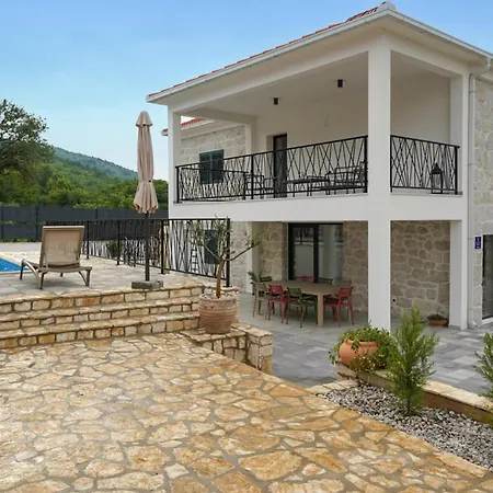 Holiday home Lovely In With Wifi *